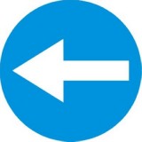 C-3 Nakaz jazdy w lewo przed znakiem. Zobowiązuje kierującego do jazdy w lewo przed znakiem; znak ten może być umieszczony na przedłużeniu osi drogi (jezdni) lub na samej jezdni. Znak obowiązuje na najbliższym skrzyżowaniu lub w miejscu, gdzie występuje możliwość zmiany kierunku jazdy
